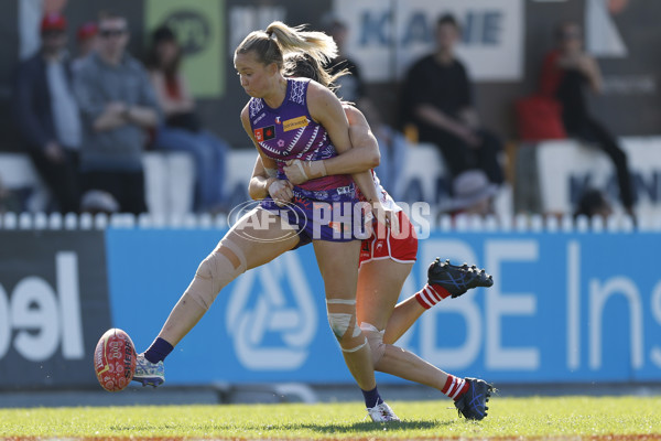 AFLW 2025 Round 04 - Sydney v Walyalup - A-62328884