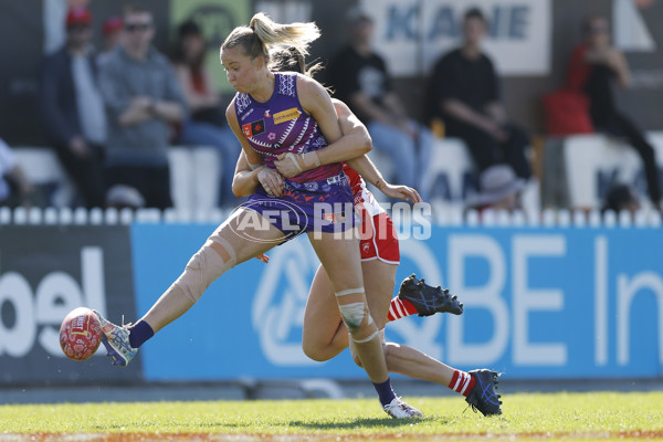 AFLW 2025 Round 04 - Sydney v Walyalup - A-62329160