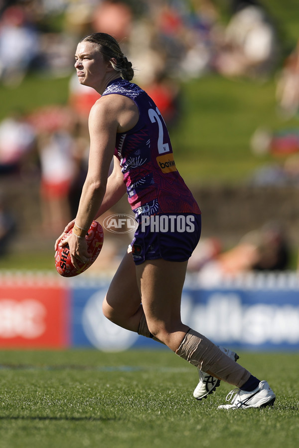 AFLW 2025 Round 04 - Sydney v Walyalup - A-62329201