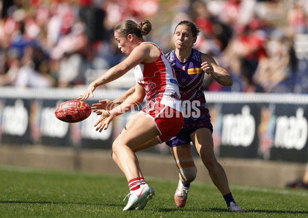 AFLW 2025 Round 04 - Sydney v Walyalup - A-62329209