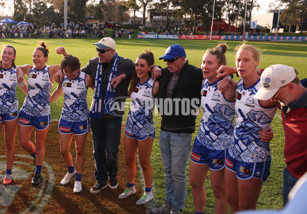 AFLW 2025 Round 04 - North Melbourne v Collingwood - A-62334955