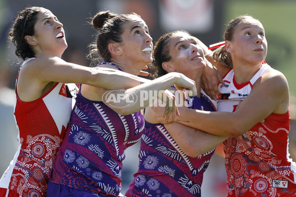 AFLW 2025 Round 04 - Sydney v Walyalup - A-62335600