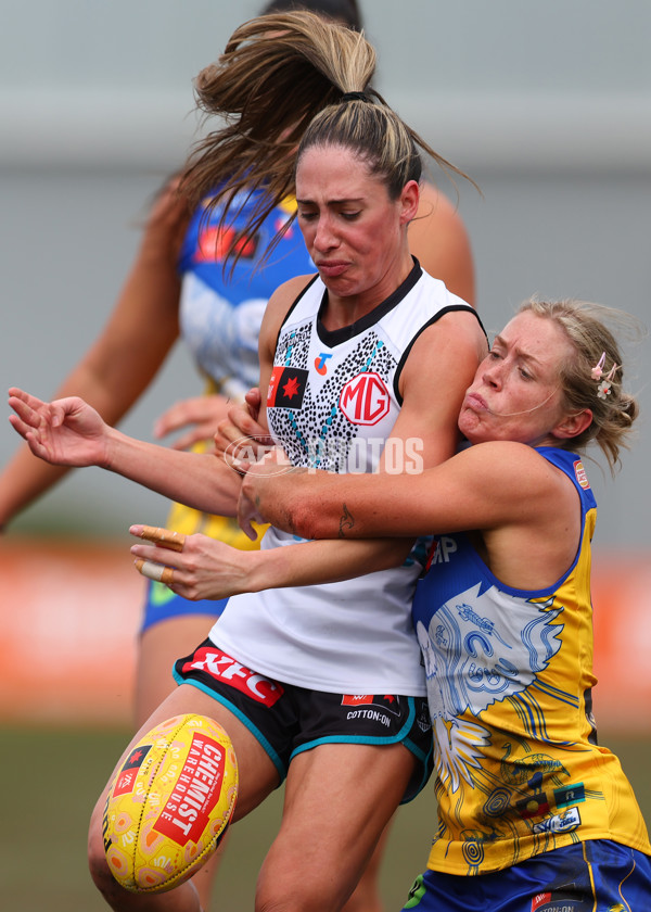 AFLW 2025 Round 04 - Waalitj Marawar v Yartapuulti - A-62338263
