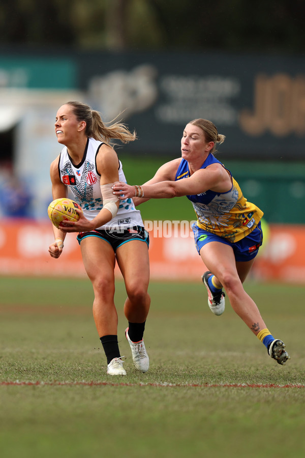 AFLW 2025 Round 04 - Waalitj Marawar v Yartapuulti - A-62338926