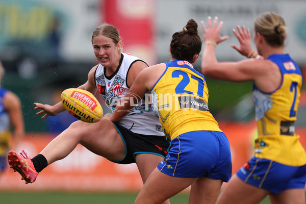 AFLW 2025 Round 04 - Waalitj Marawar v Yartapuulti - A-62341293