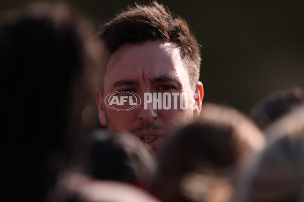AFLW 2025 Round 04 - North Melbourne v Collingwood - A-62342989