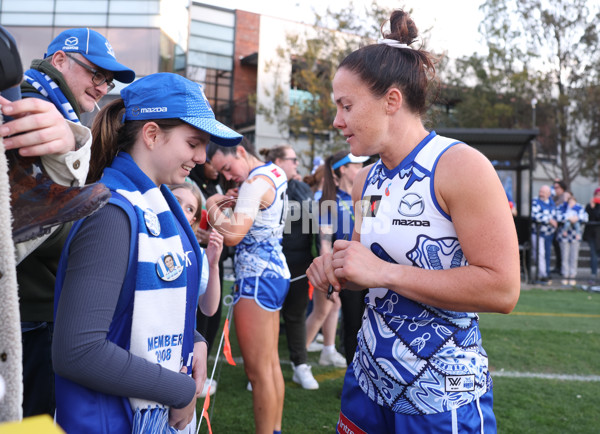 AFLW 2025 Round 04 - North Melbourne v Collingwood - A-62344740