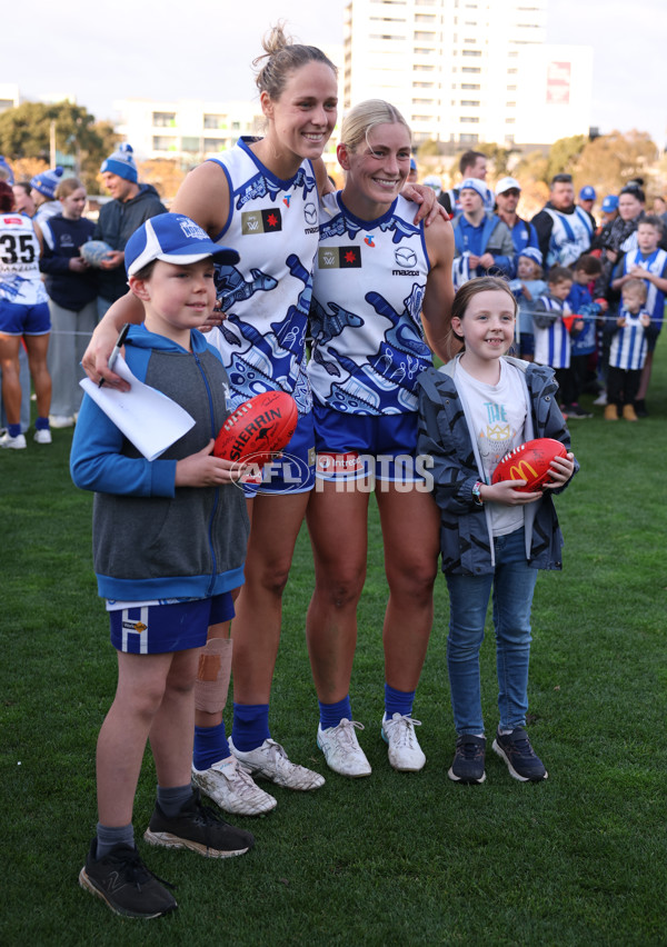 AFLW 2025 Round 04 - North Melbourne v Collingwood - A-62344743