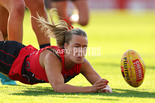 AFLW 2025 Round 04 - Essendon v Geelong - A-62348174