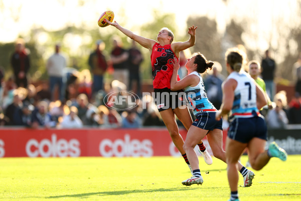 AFLW 2025 Round 04 - Essendon v Geelong - A-62349846
