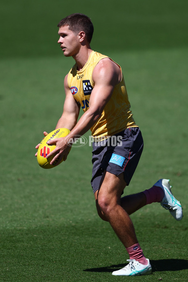 AFL 2025 Training - Gold Coast 110925 - A-62531577