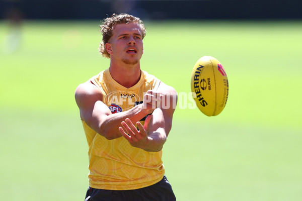 AFL 2025 Training - Gold Coast 110925 - A-62531586