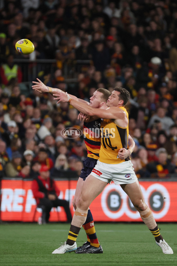 AFL 2025 First Semi Final - Adelaide v Hawthorn - A-62574377