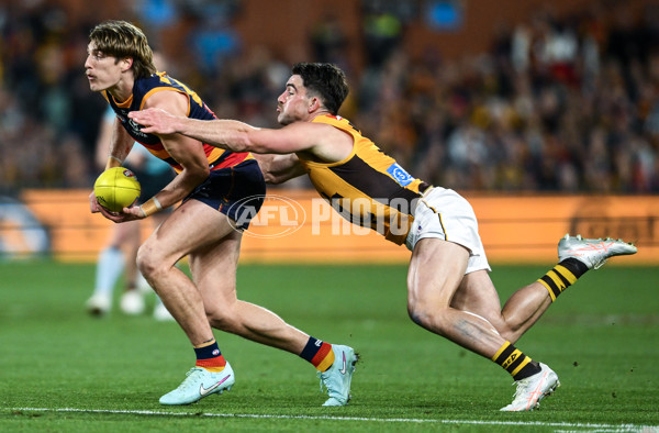 AFL 2025 First Semi Final - Adelaide v Hawthorn - A-62579520