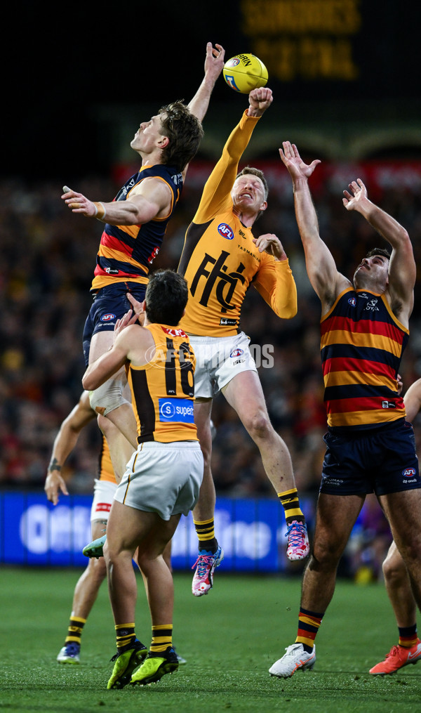 AFL 2025 First Semi Final - Adelaide v Hawthorn - A-62581134