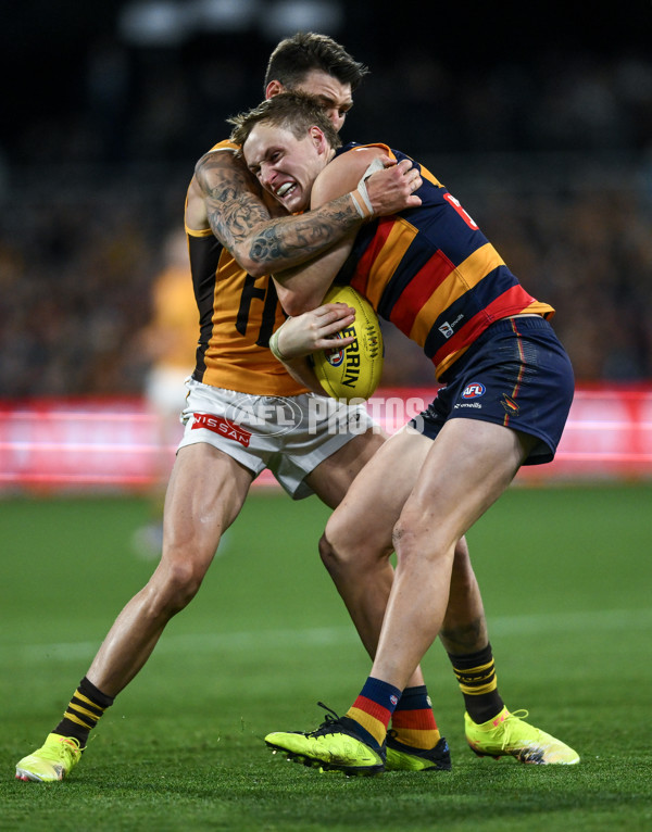 AFL 2025 First Semi Final - Adelaide v Hawthorn - A-62585702