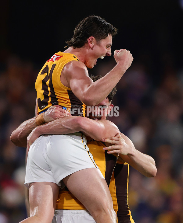 AFL 2025 First Semi Final - Adelaide v Hawthorn - A-62593144