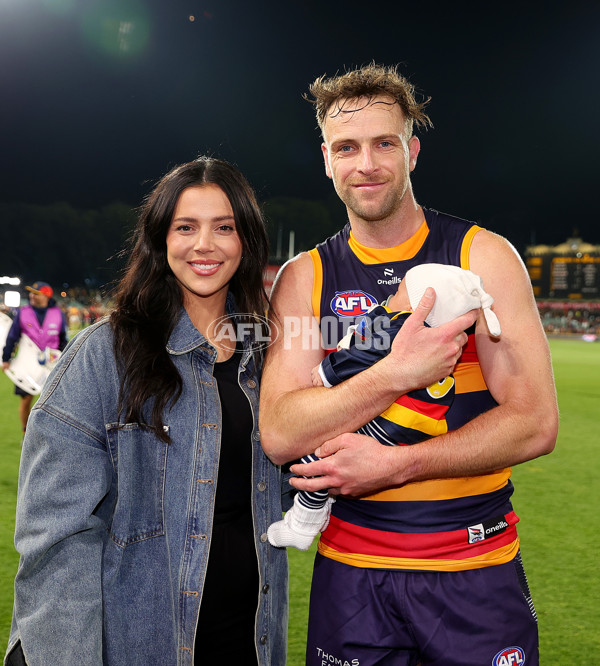 AFL 2025 First Semi Final - Adelaide v Hawthorn - A-62593174