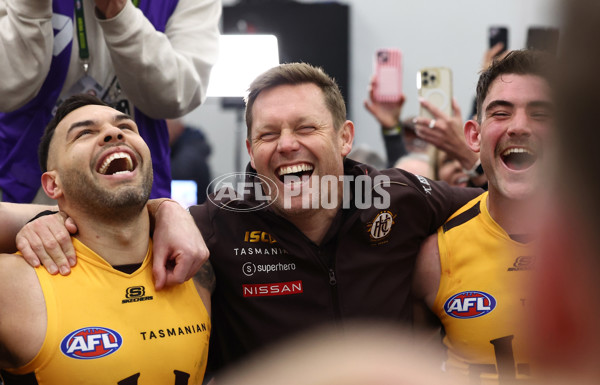 AFL 2025 First Semi Final - Adelaide v Hawthorn - A-62600912