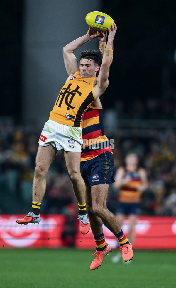 AFL 2025 First Semi Final - Adelaide v Hawthorn - A-62618303