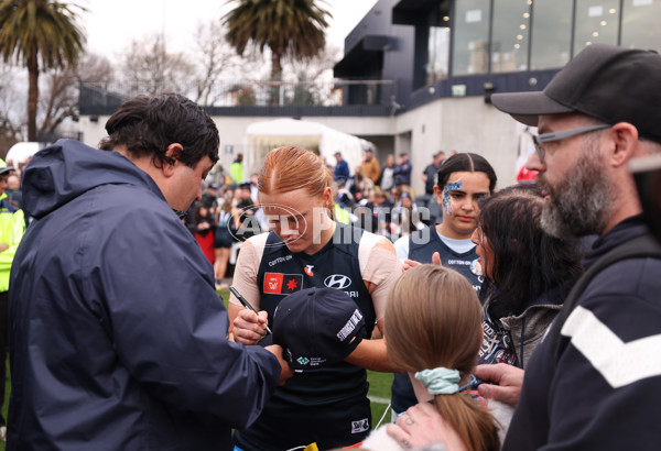 AFLW 2025 Round 05 - Carlton v Gold Coast - A-62766724