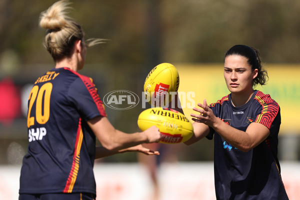 AFLW 2025 Round 05 - Hawthorn v Adelaide - A-62809606