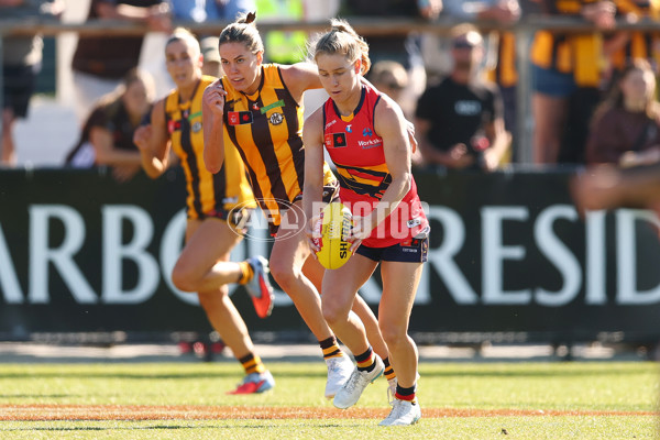 AFLW 2025 Round 05 - Hawthorn v Adelaide - A-62811166