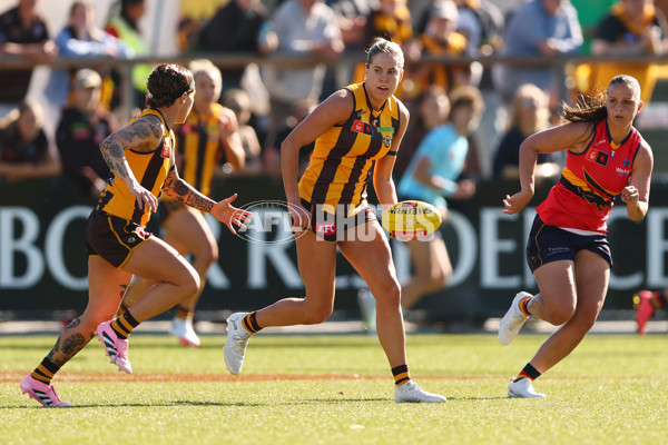 AFLW 2025 Round 05 - Hawthorn v Adelaide - A-62811177