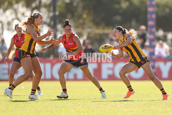 AFLW 2025 Round 05 - Hawthorn v Adelaide - A-62812333