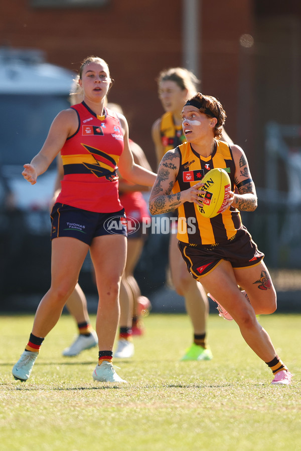 AFLW 2025 Round 05 - Hawthorn v Adelaide - A-62812337