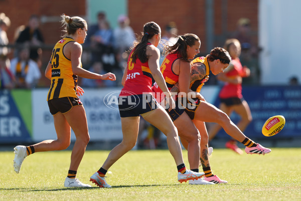 AFLW 2025 Round 05 - Hawthorn v Adelaide - A-62812344