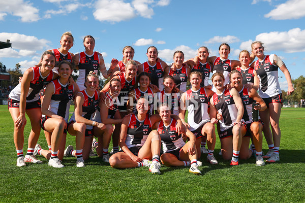 AFLW 2025 Round 05 - Essendon v St Kilda - A-62814190