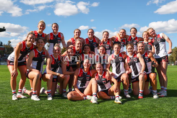 AFLW 2025 Round 05 - Essendon v St Kilda - A-62815260