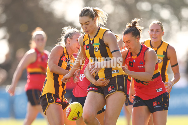 AFLW 2025 Round 05 - Hawthorn v Adelaide - A-62815292