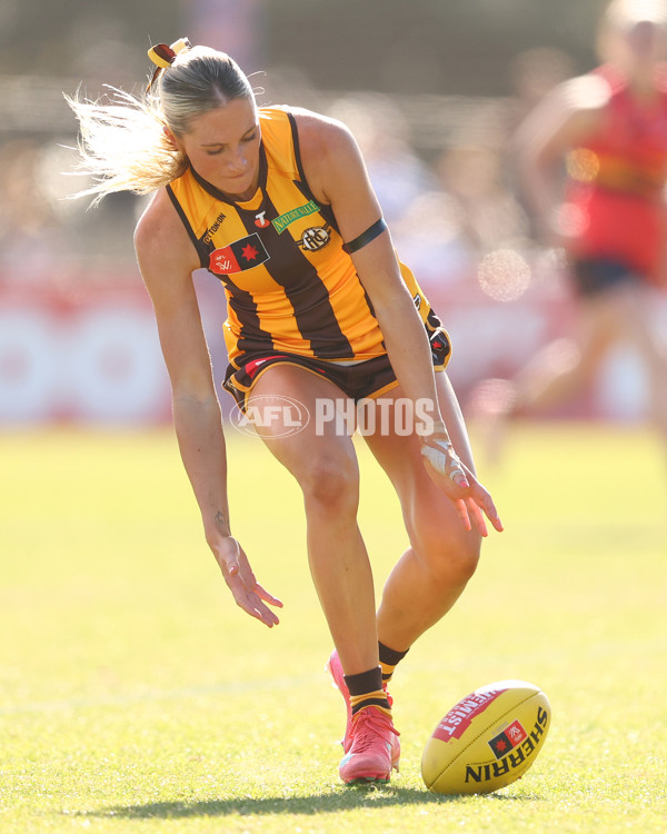 AFLW 2025 Round 05 - Hawthorn v Adelaide - A-62815298