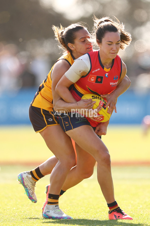 AFLW 2025 Round 05 - Hawthorn v Adelaide - A-62816556