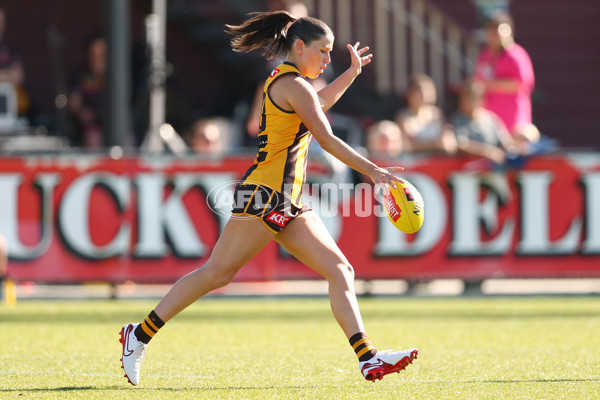 AFLW 2025 Round 05 - Hawthorn v Adelaide - A-62816570