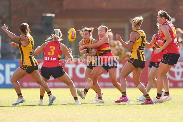 AFLW 2025 Round 05 - Hawthorn v Adelaide - A-62817848