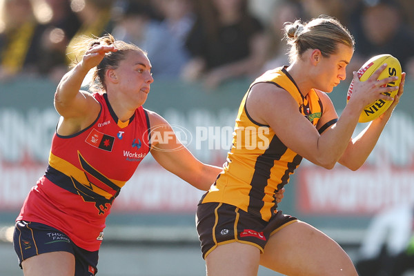 AFLW 2025 Round 05 - Hawthorn v Adelaide - A-62817854