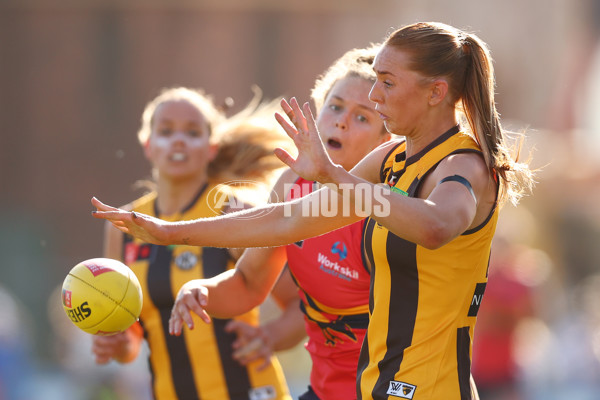 AFLW 2025 Round 05 - Hawthorn v Adelaide - A-62817855