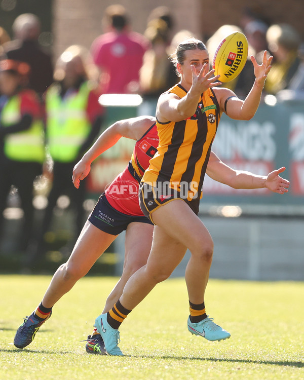AFLW 2025 Round 05 - Hawthorn v Adelaide - A-62819342