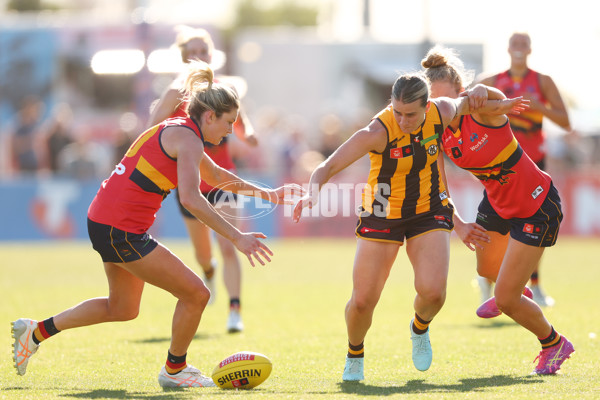 AFLW 2025 Round 05 - Hawthorn v Adelaide - A-62820792