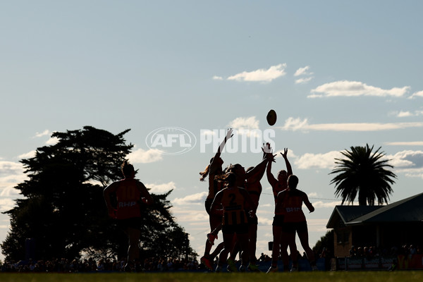 AFLW 2025 Round 05 - Hawthorn v Adelaide - A-62820808