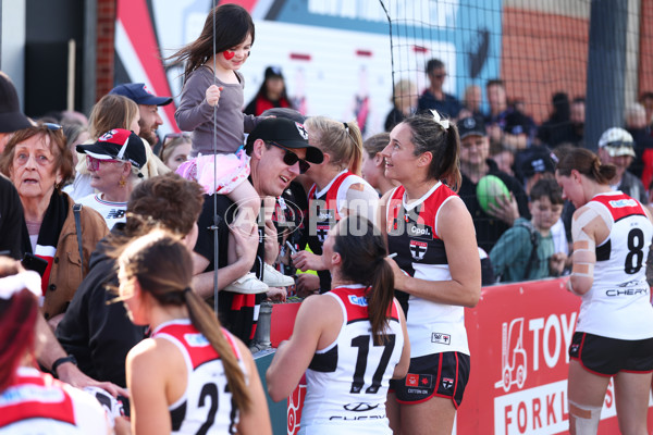 AFLW 2025 Round 05 - Essendon v St Kilda - A-62821869