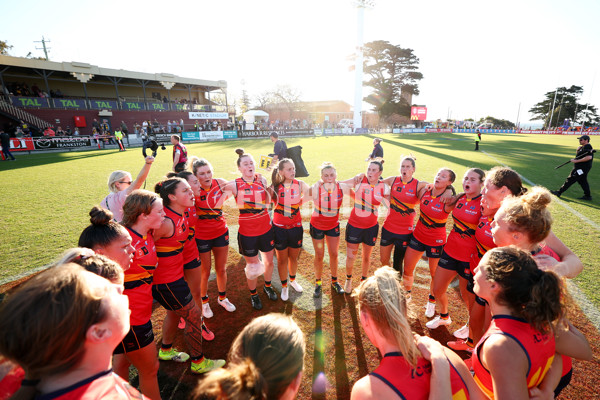 AFLW 2025 Round 05 - Hawthorn v Adelaide - A-62821891