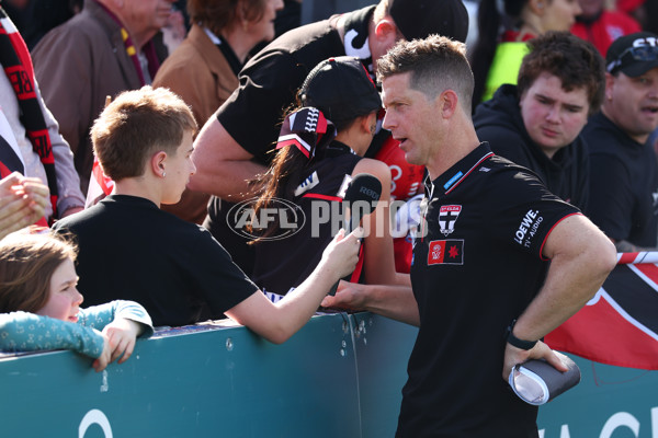 AFLW 2025 Round 05 - Essendon v St Kilda - A-62823318