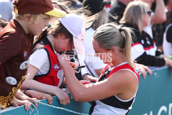 AFLW 2025 Round 05 - Essendon v St Kilda - A-62823325