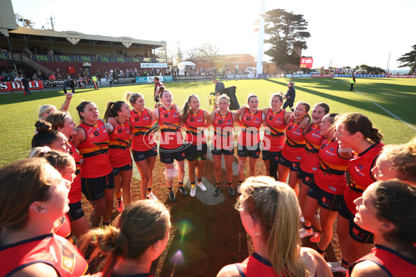 AFLW 2025 Round 05 - Hawthorn v Adelaide - A-62823360