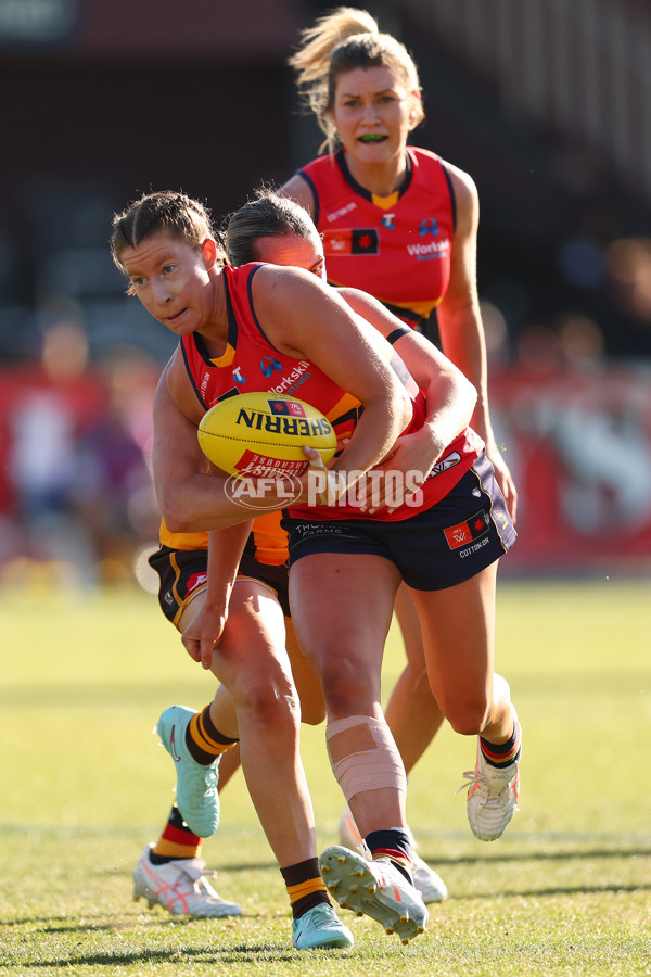 AFLW 2025 Round 05 - Hawthorn v Adelaide - A-62824713
