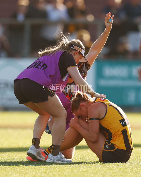 AFLW 2025 Round 05 - Hawthorn v Adelaide - A-62825956